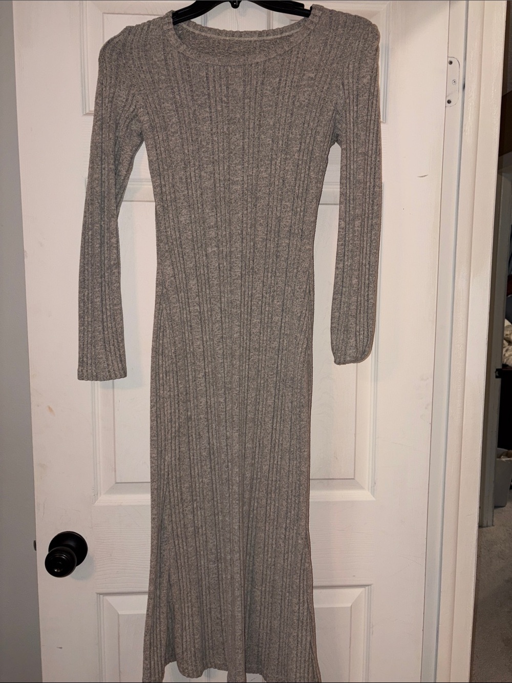 Women’s Ribbed Long Sleeve Knit Maxi Dress - Gray